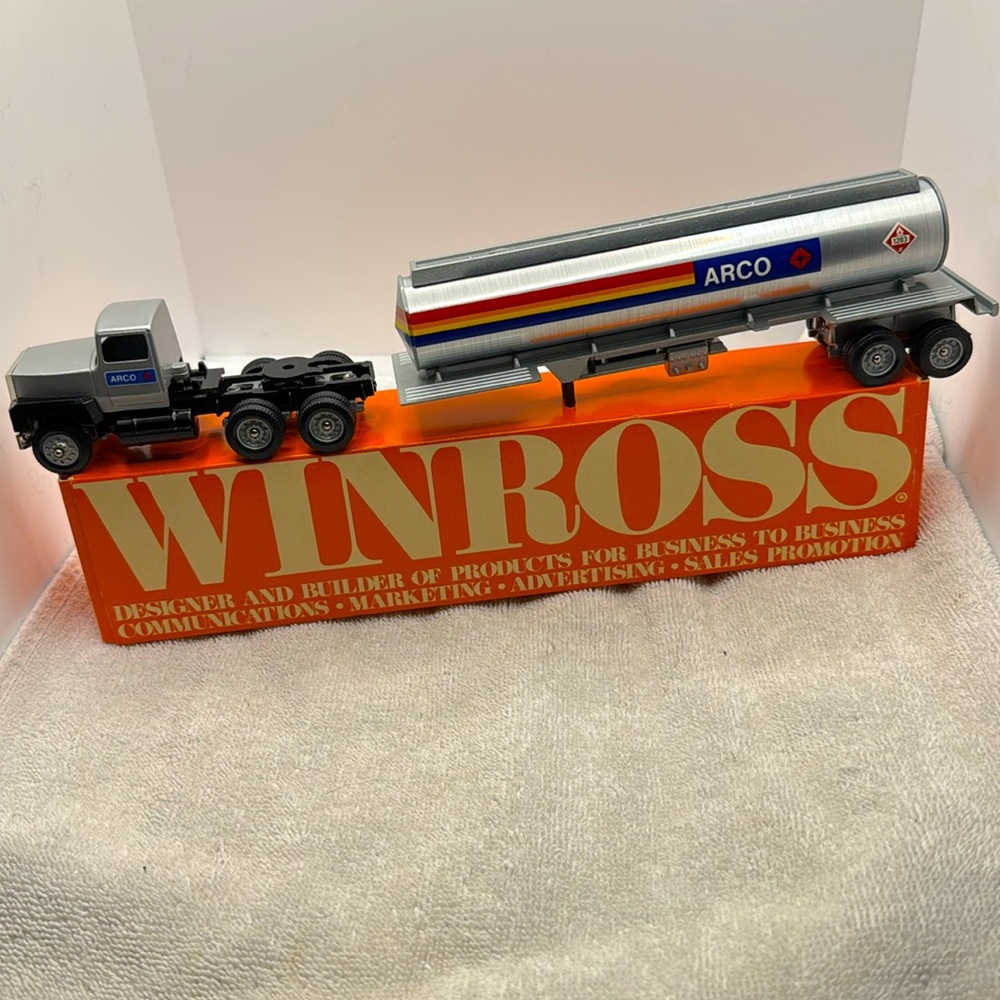 Winross | Arco Semi Truck
